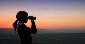 12654-binoculars-silhouette-woman-look-search-sky.1200w.tn